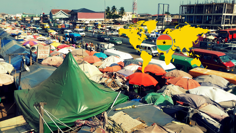 4.	 An expansive view of Ghana's informal urban settlements, underscoring the complexities of taxation within informal economies